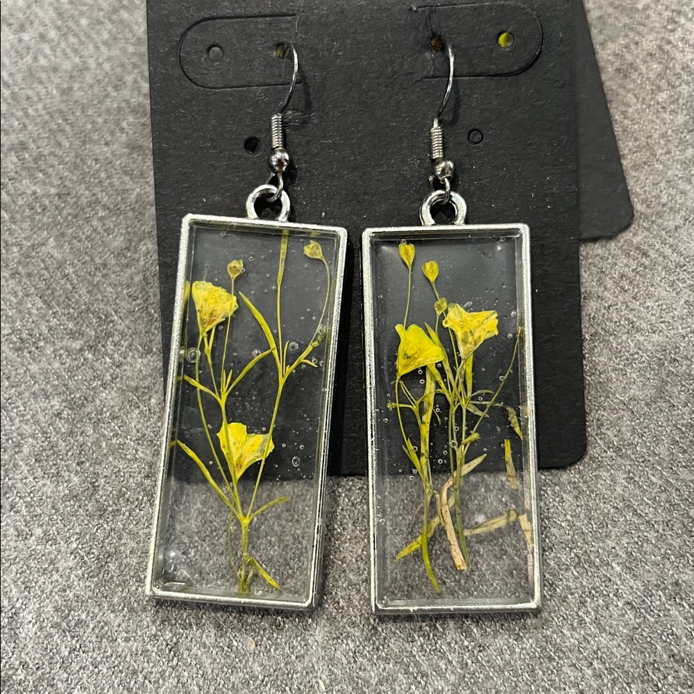 ๐ป3/$15 Two Pair Glass Earrings - Picture 4 of 5